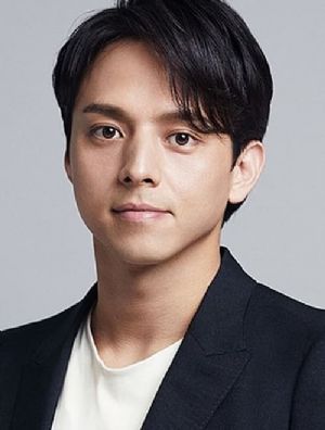 満岛真之介